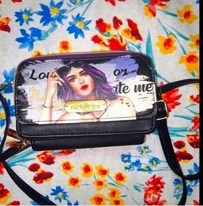 💜Nwot Nicole lee crossbody wallet